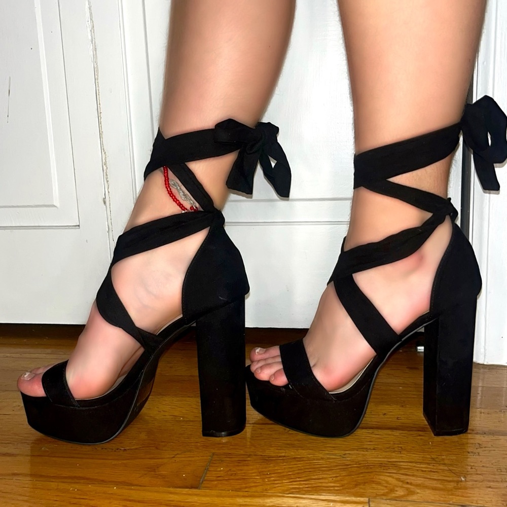 Fashion Nova 5 1/2 inch black wrap up heels